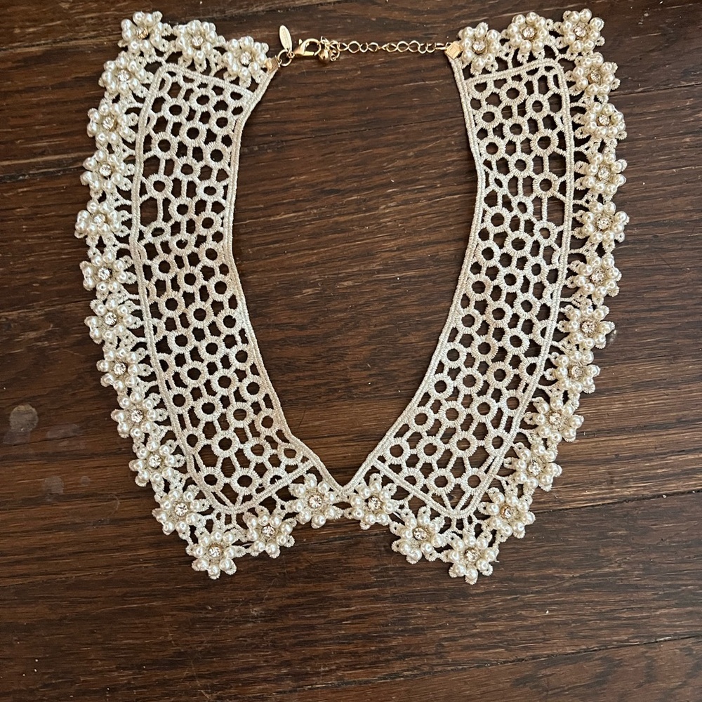 Elegant Gold Lace Collar Necklace